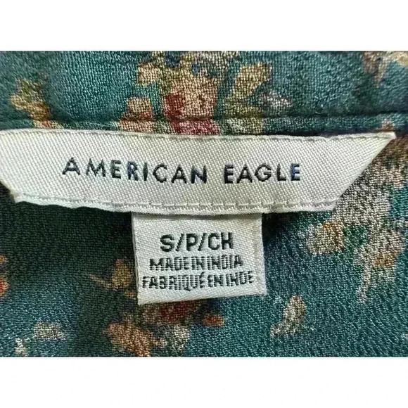 American Eagle Mini Floral Skirt (405) - Picture 10 of 11